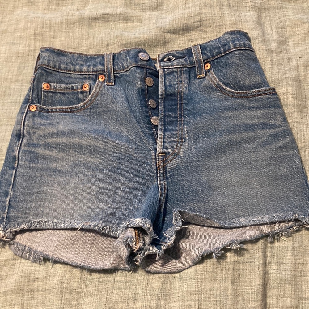 Levis premium rib cage shorts size 26